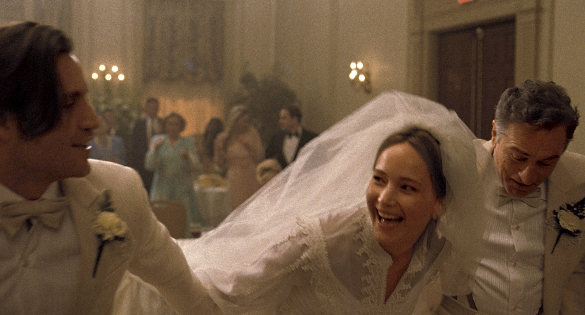 Jennifer Lawrence và Bradley Cooper “yêu lại từ đầu” - Ảnh 2